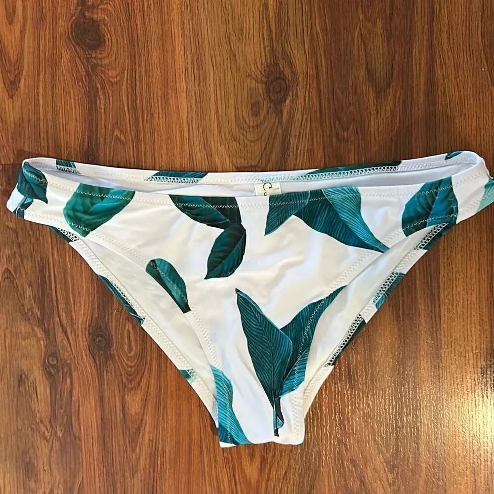 NEW cupshe white and green leaf print swimwear bottom. M